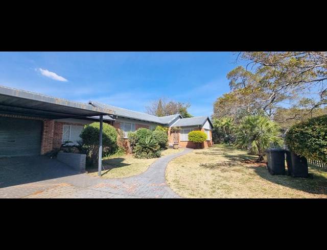 4 BEDROOM HOUSE FOR SALE IN ROOIHUISKRAAL